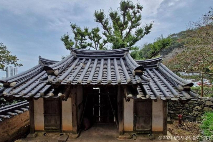 창원 관해정 여행 추천 - 메고지고