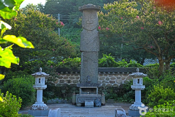 장성원덕리미륵석불 여행 추천 - 메고지고