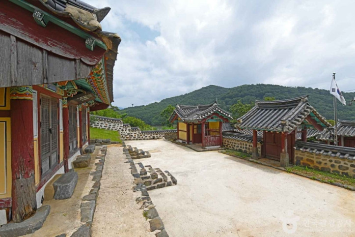 화암서원(보령) 여행 추천 - 메고지고