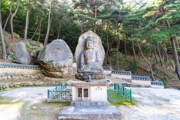 경주 남산 불곡 마애여래좌상 여행 추천 - 메고지고