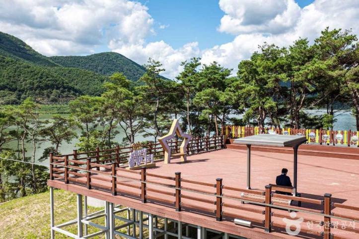보현산댐 출렁다리 여행 추천 - 메고지고