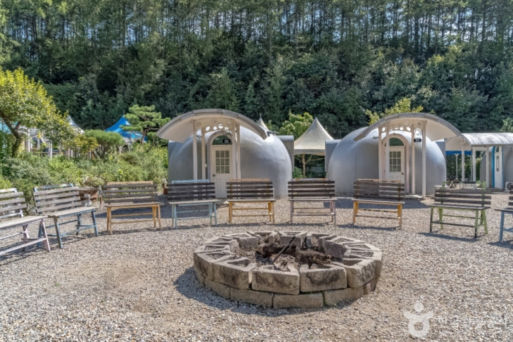 용인산토리니 여행 추천 - 메고지고