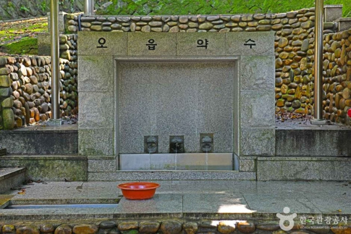 오읍약수터 여행 추천 - 메고지고