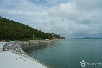 어은돌항 여행 추천 - 메고지고