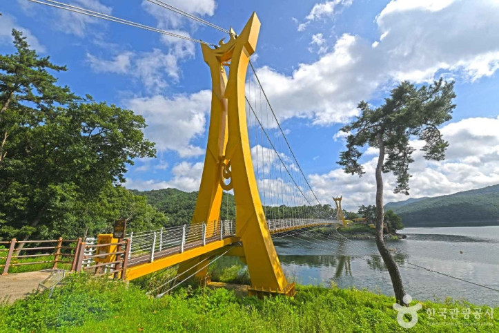 옐로우 출렁다리 여행 추천 - 메고지고