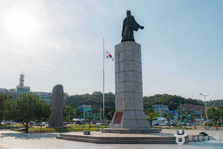 광개토태왕비&동상 여행 추천 - 메고지고