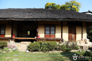 창녕 술정리 동 삼층석탑 여행 추천 - 메고지고