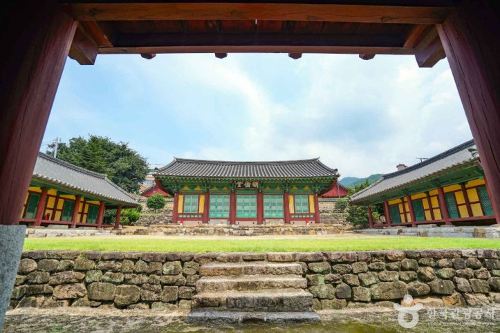 김해향교 여행 추천 - 메고지고