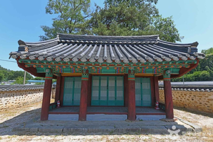 조헌사당(표충사) 여행 추천 - 메고지고