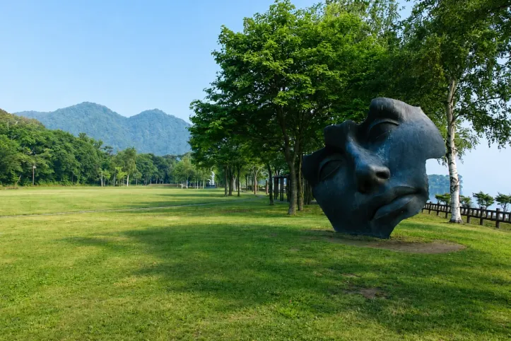 도야코 구룻토 조각공원 여행 추천 - 메고지고