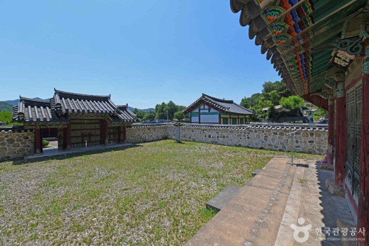 금산 충렬사 여행 추천 - 메고지고