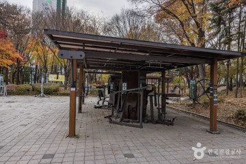 금천예술공장 여행 추천 - 메고지고