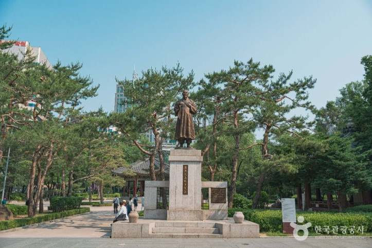 탑골공원 여행 추천 - 메고지고