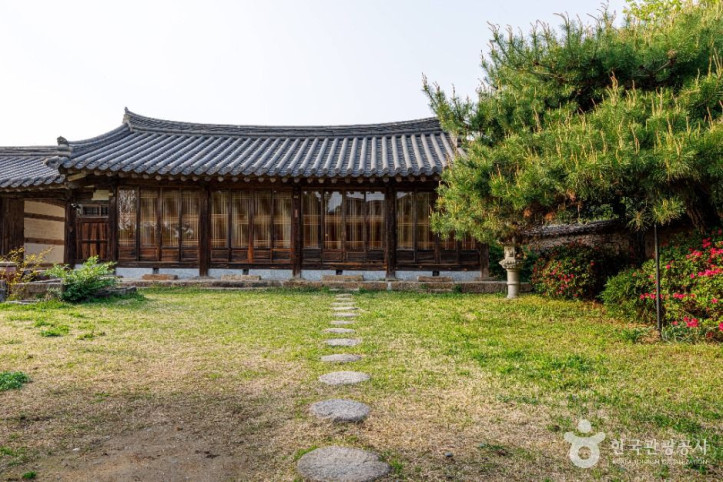 경주 교촌마을 여행 추천 - 메고지고