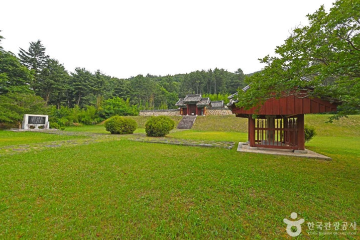 영동 추풍령 전적 및 장지현 순절비 여행 추천 - 메고지고