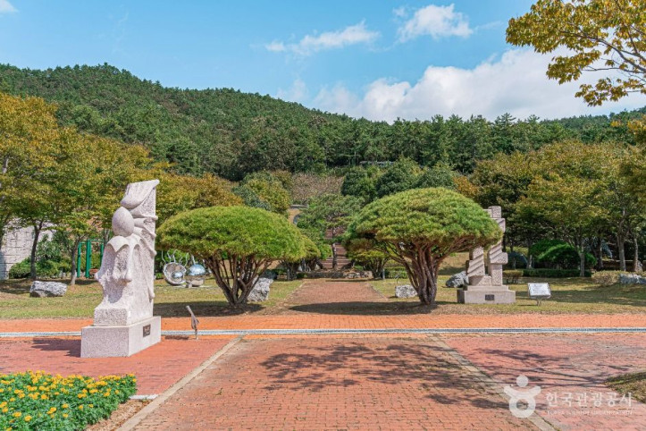 땅끝조각공원 여행 추천 - 메고지고