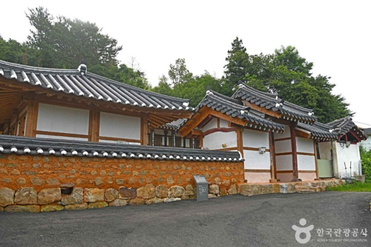 율봉서원 여행 추천 - 메고지고