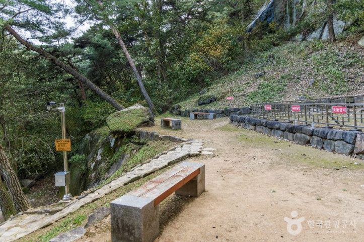 원풍리 마애불병좌상 여행 추천 - 메고지고