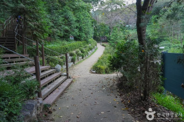 봉일사지삼층석탑 여행 추천 - 메고지고