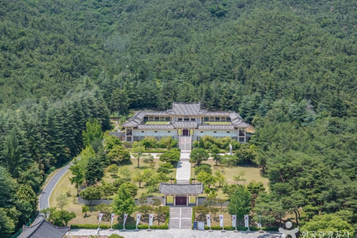 통일전(경주) 여행 추천 - 메고지고