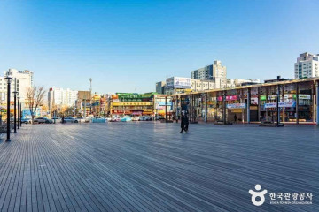 부천역마루광장 여행 추천 - 메고지고