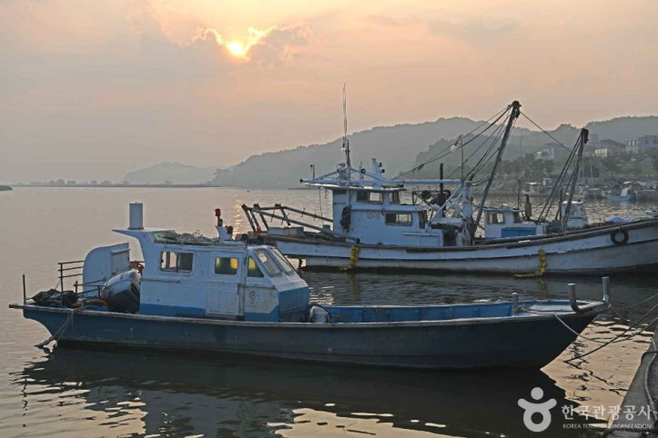 심포항 여행 추천 - 메고지고