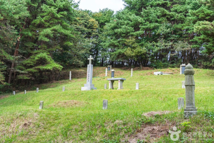 청양 다락골 줄무덤 성지 여행 추천 - 메고지고