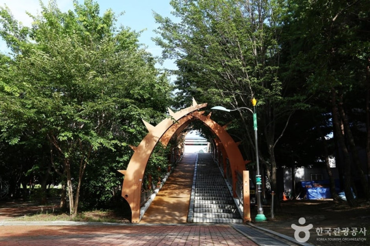 윗골공원 여행 추천 - 메고지고