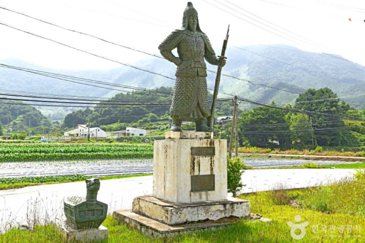 비학봉마을 여행 추천 - 메고지고