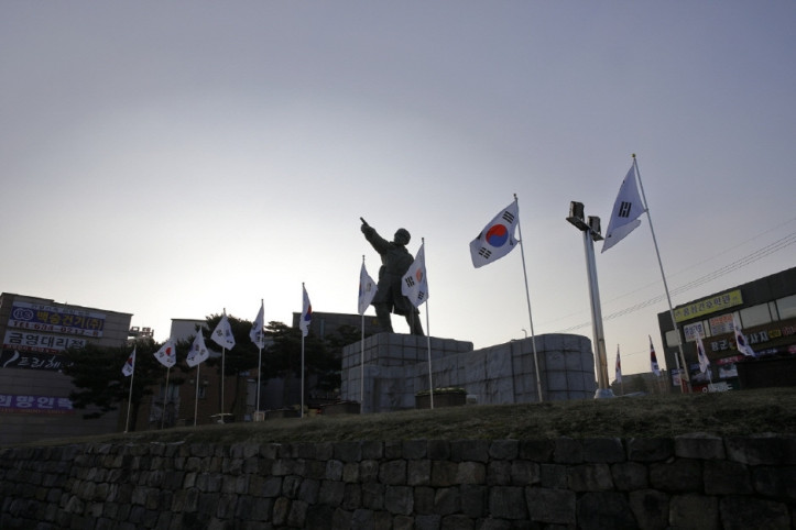 김좌진장군동상 여행 추천 - 메고지고