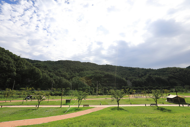 금수강산문화공원 야영장 여행 추천 - 메고지고