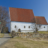 Ximonic (Simo Räsänen) · Wikimedia Commons · CC BY-SA 3.0 / https://commons.wikimedia.org/wiki/File:Trondenes_Church_in_Harstad,_Hinn%C3%B8ya,_Troms,_Norway,_2015_April.jpg / Rights: https://commons.wikimedia.org/wiki/File:Trondenes_Church_in_Harstad,_Hinn%C3%B8ya,_Troms,_Norway,_2015_April.jpg / Usage: Commons 개별 File 페이지의 상업 이용 가능한 CC 라이선스 확인. 저작자·원본·라이선스 링크 표시, 변경 시 변경사항 명기 및 동일조건변경허락 준수.