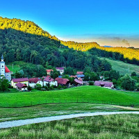 Miroslav.vajdic · Wikimedia Commons · CC BY-SA 4.0 / https://commons.wikimedia.org/wiki/File:Samostan_Olimje_E%C5%A0D_496_02.jpg / Usage: 상업적 재사용 가능 저작권 라이선스. 출처·저작자·라이선스 링크 필수; CC BY-SA 가공 시 동일조건, 크기조절·편집사항 표기. 시설·문화재 기타 권리 별도 확인. 문화재/미술품/건축 등의 기타 권리는 상업 공개 전에 별도 확인.