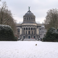 Photo: Trougnouf (Benoit Brummer) · CC BY 4.0 · Wikimedia Commons / https://commons.wikimedia.org/wiki/File:Art_%26_History_Museum_(DSC_1582).jpg / Rights: https://commons.wikimedia.org/wiki/File:Art_%26_History_Museum_(DSC_1582).jpg / Usage: Commons 개별 파일 설명에서 실제 장소·저작자·정확한 라이선스 확인. 상업 이용 시 표기·원본 및 라이선스 링크·사진을 변경한 경우 변경 표시 필요. 실제 파일 HTTP/MIME 다운로드는 이 작업에서 미시험.
