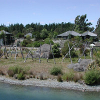 Pseudopanax / Wikimedia Commons / Public Domain / https://commons.wikimedia.org/wiki/File:Orana_Wildlife_Park_overview.jpg